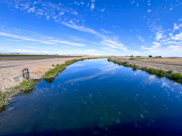 Irrigation canal