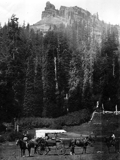 Team and Wagon on the Santiam Wagon Road. Image by Bowman Museum via DeschutesLandTrust.org.