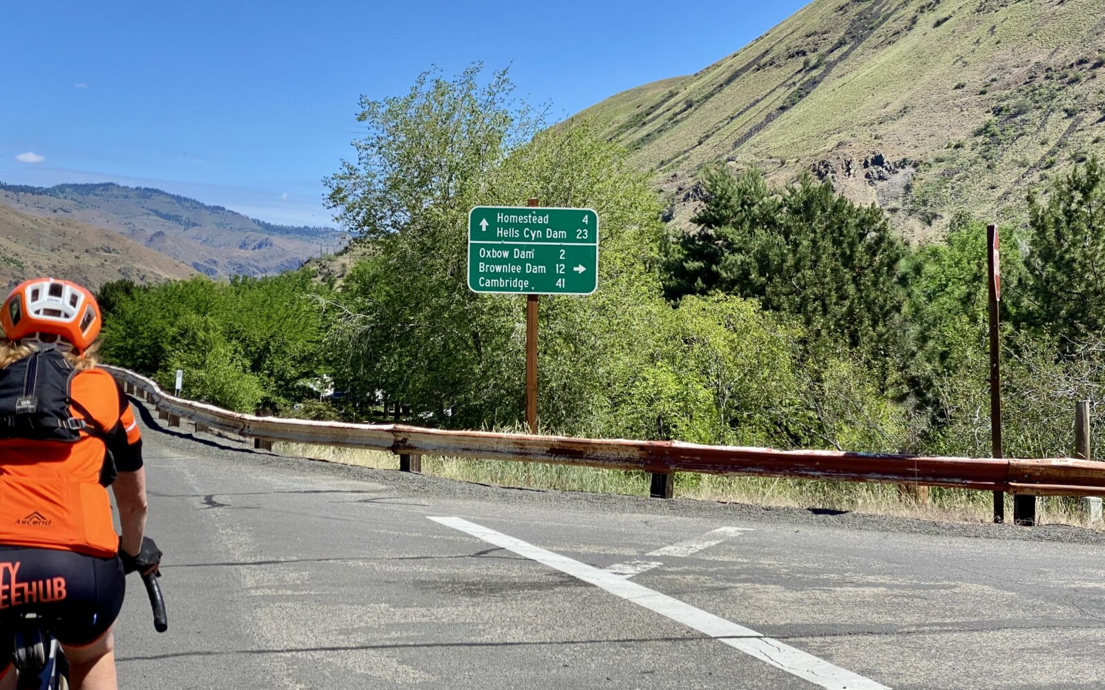 Oxbow road sign